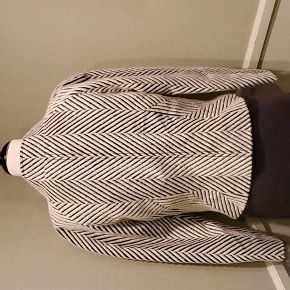 Hilton Hollis tailored chevron stripe jacket - Picture 2 of 10